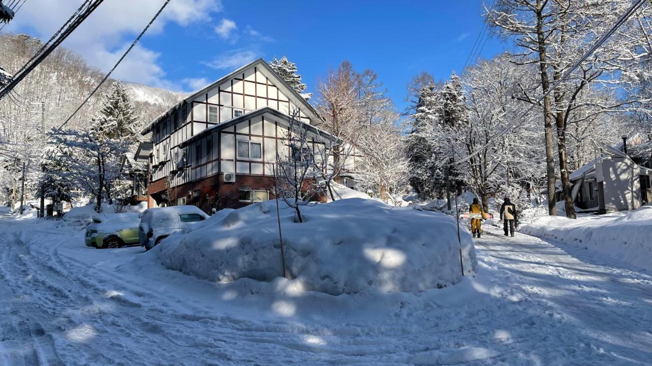 Hotel Sejour Mint In Hakuba Bagian luar foto