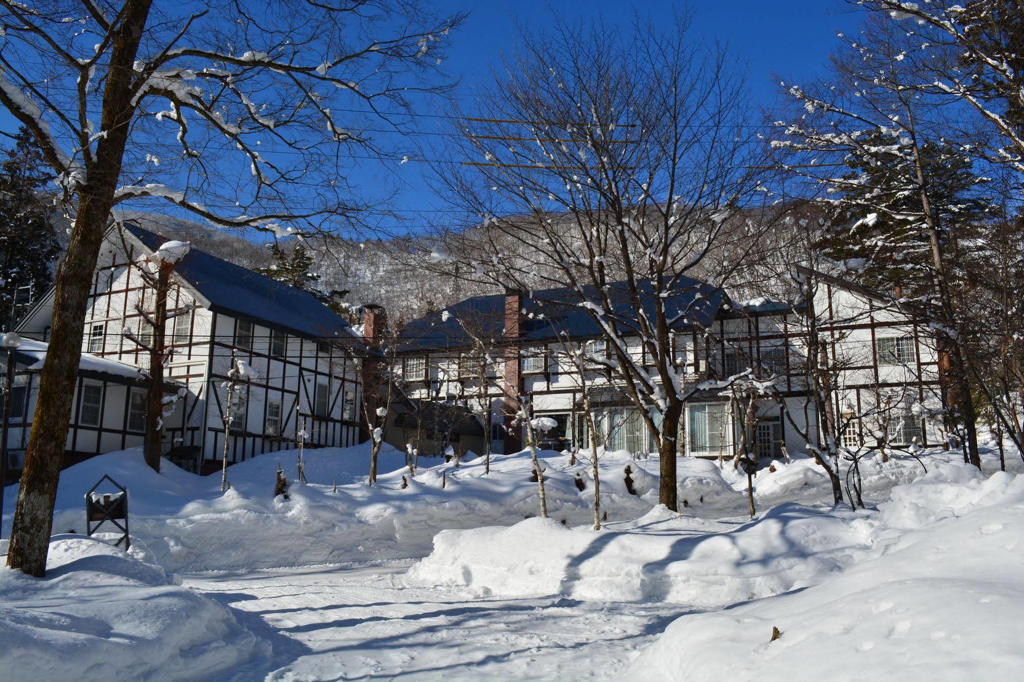 Hotel Sejour Mint In Hakuba Bagian luar foto